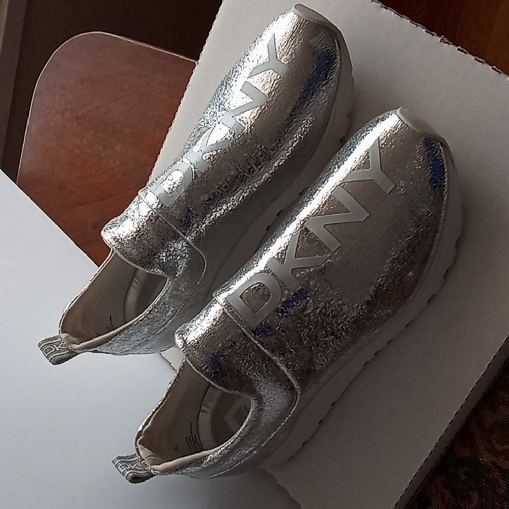 Silver DKNY metallic slip on ladies sneaker - Picture 2 of 6